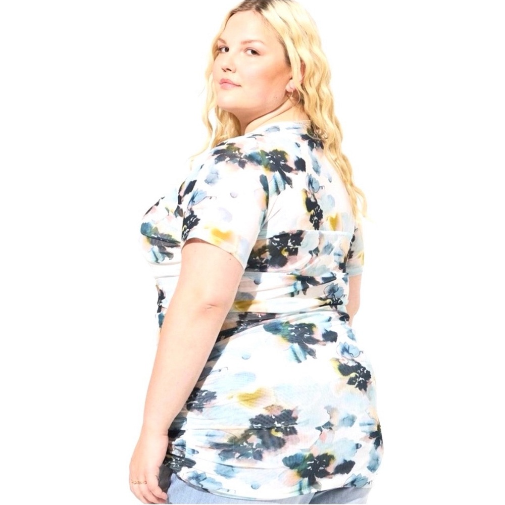 🆕🌼TORRID Floral Stretch Mesh Ruched Top🌼 - Picture 4 of 6